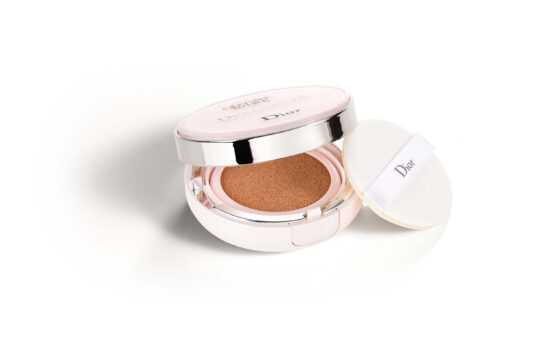 Dior Omlazující a zdokonalující make-up SPF 50 Capture Dreamskin Moist & Perfect Cushion Foundation 2 x 15 g 020 Light-Neutral